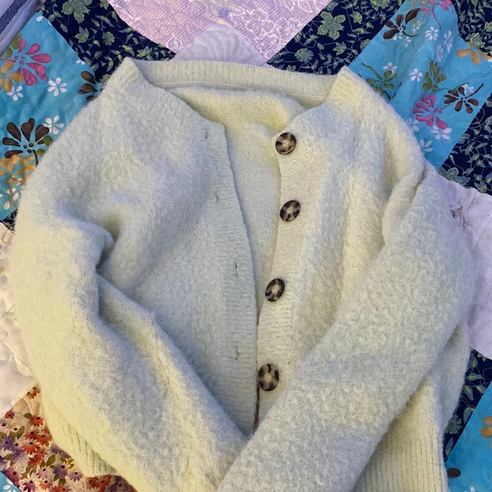 mint green cardigan!
